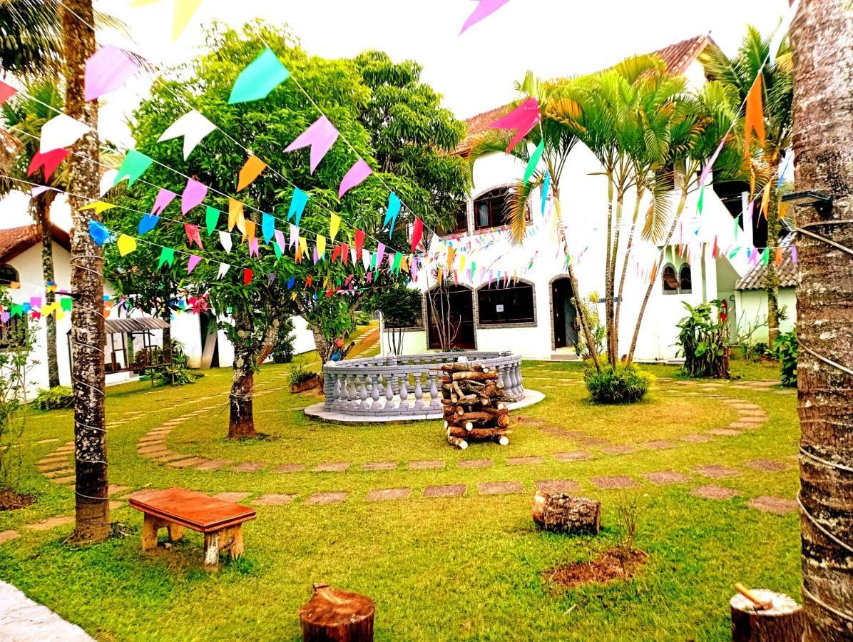 Pousada Nossa Senhora Penedo  Dış mekan fotoğraf The garden of the house of the writer, in the city of Iguape, Brazil.