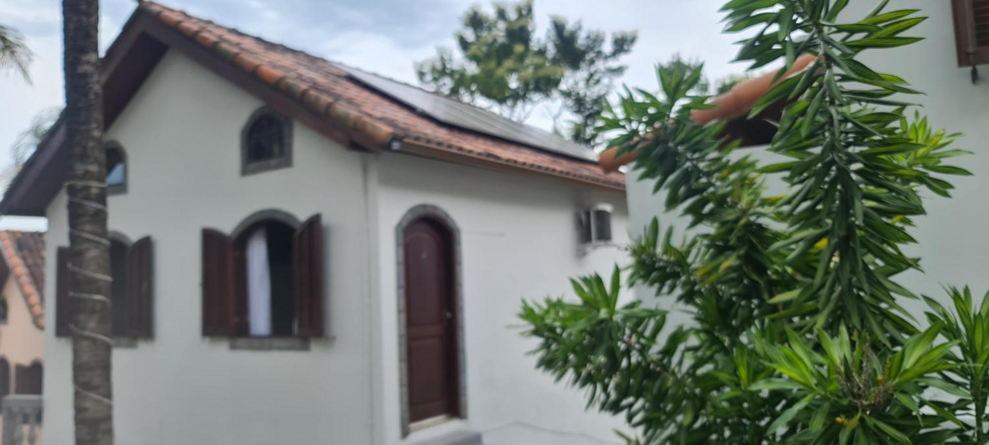 Pousada Nossa Senhora Penedo  Oda fotoğraf Solar panels on a house in Brazil